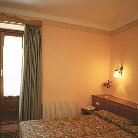 Avenida Ξενοδοχείο Benasque